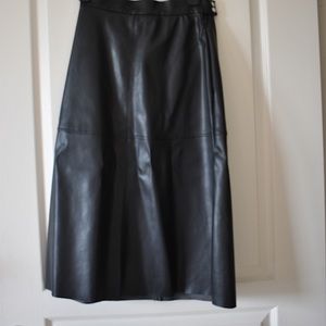 NWOT Faux leather skirt
